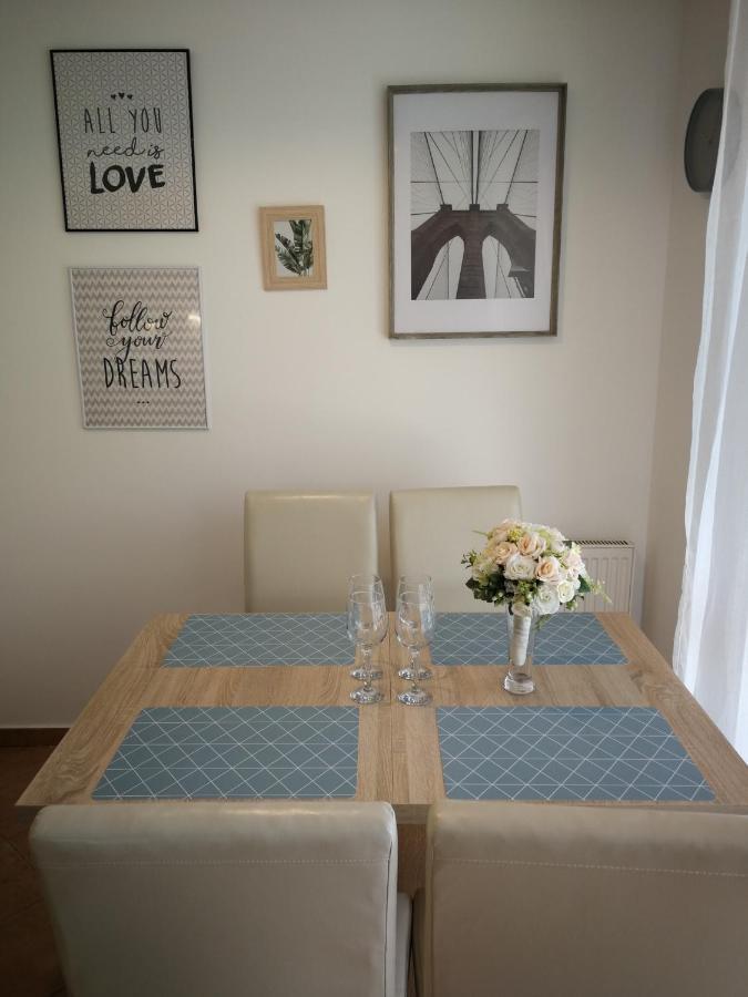 Voeroesmarty Apartman Miskolc - Belvaros - Downtown المظهر الخارجي الصورة